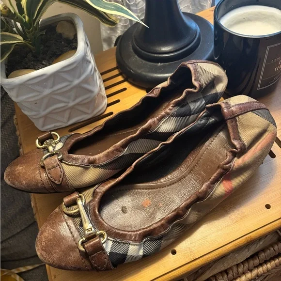 Brown Burberry Leather Flats with Gold Buckle - Picture 6 of 6